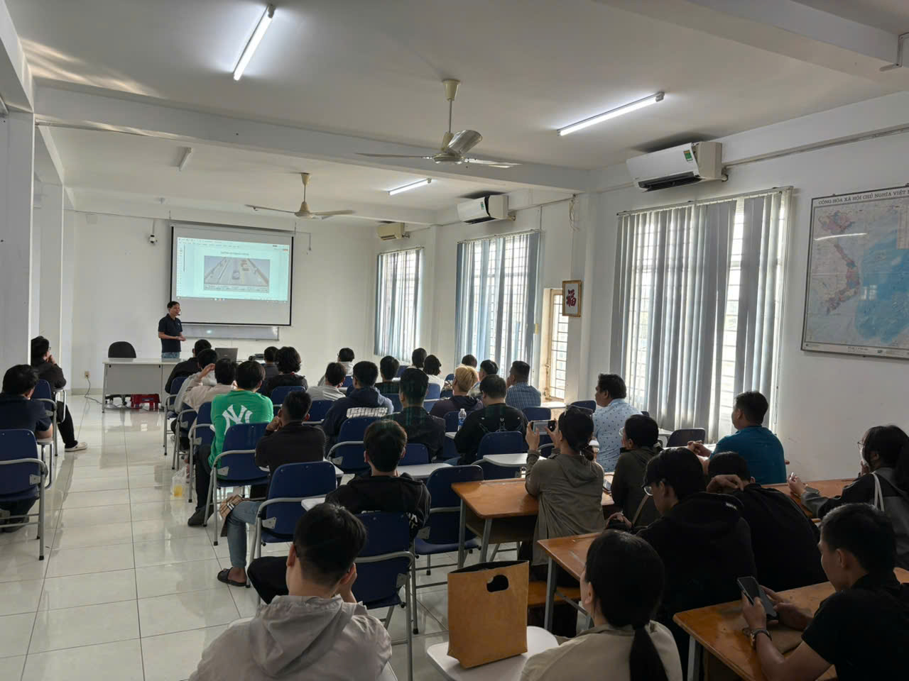 trường dạy lái xe uy tín tại quận 12